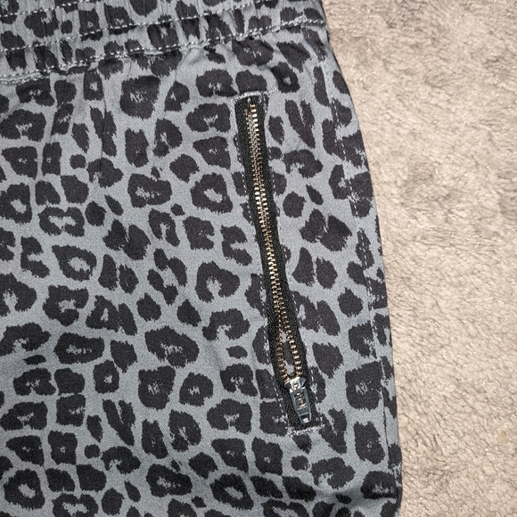 Celebrity Pink Grey Cheetah Cotton Pants - Picture 3 of 7